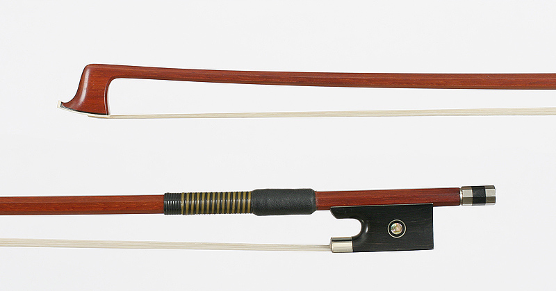 Tip and frog view of a student vilin bow tieh imitation whalebone lapping